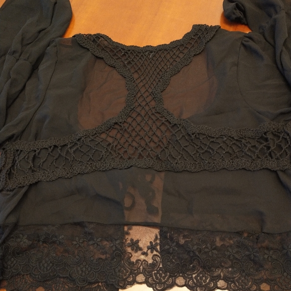 🌺Poof ❤️❤️black long sleeve top - Picture 5 of 9